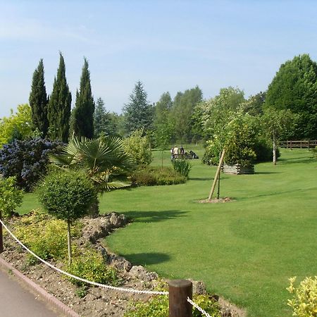 Hotel Abbaye Du Golf De Lesigny Luaran gambar