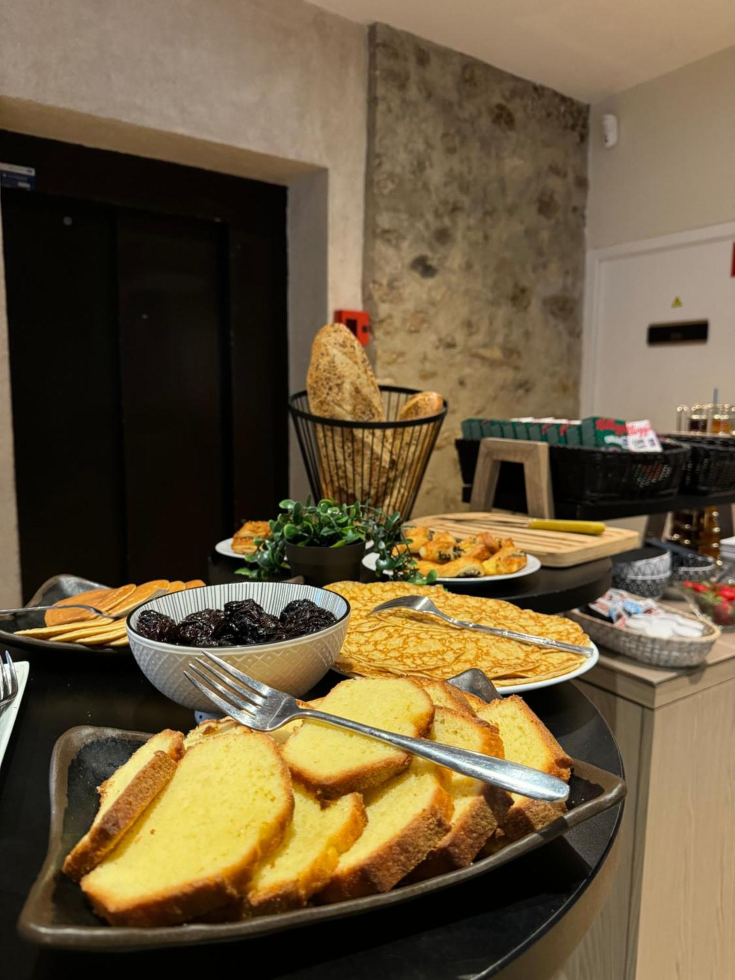 Hotel Abbaye Du Golf De Lesigny Luaran gambar