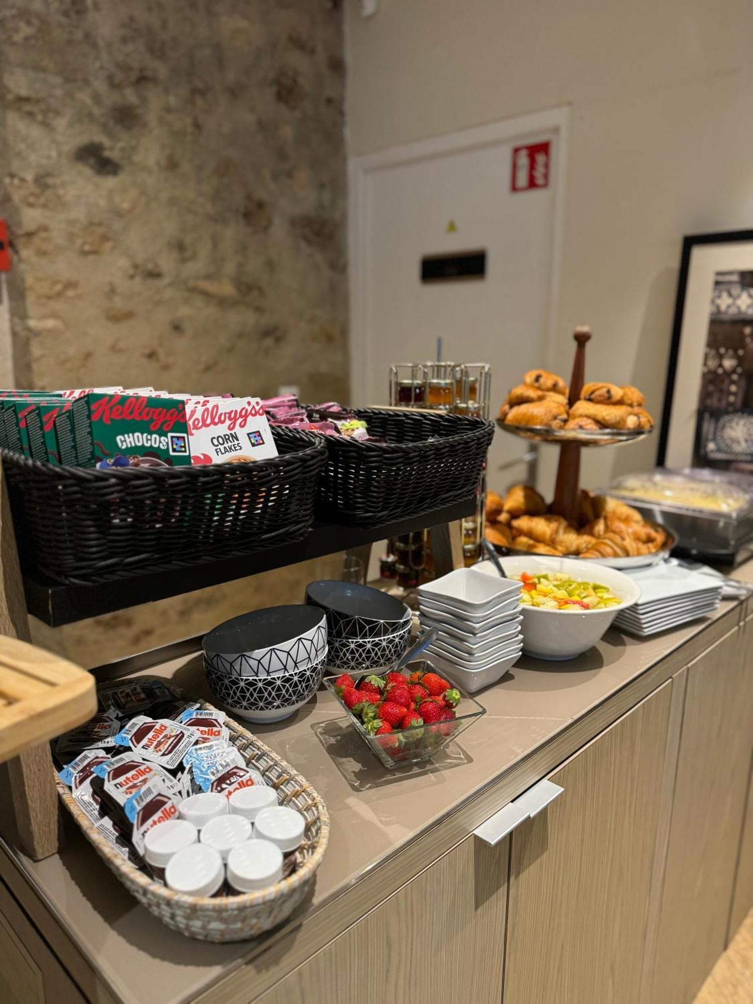 Hotel Abbaye Du Golf De Lesigny Luaran gambar